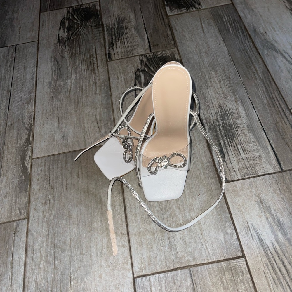 Super cute and elegant heels. - Picture 4 of 5
